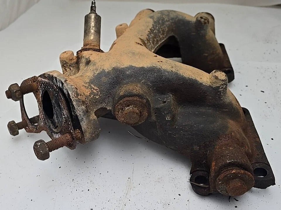 Nissan 720 Exhaust Manifold 83-86 1983-1986 OEM Nissan Original NO CRACKS 84 85 - Image 2 of 4