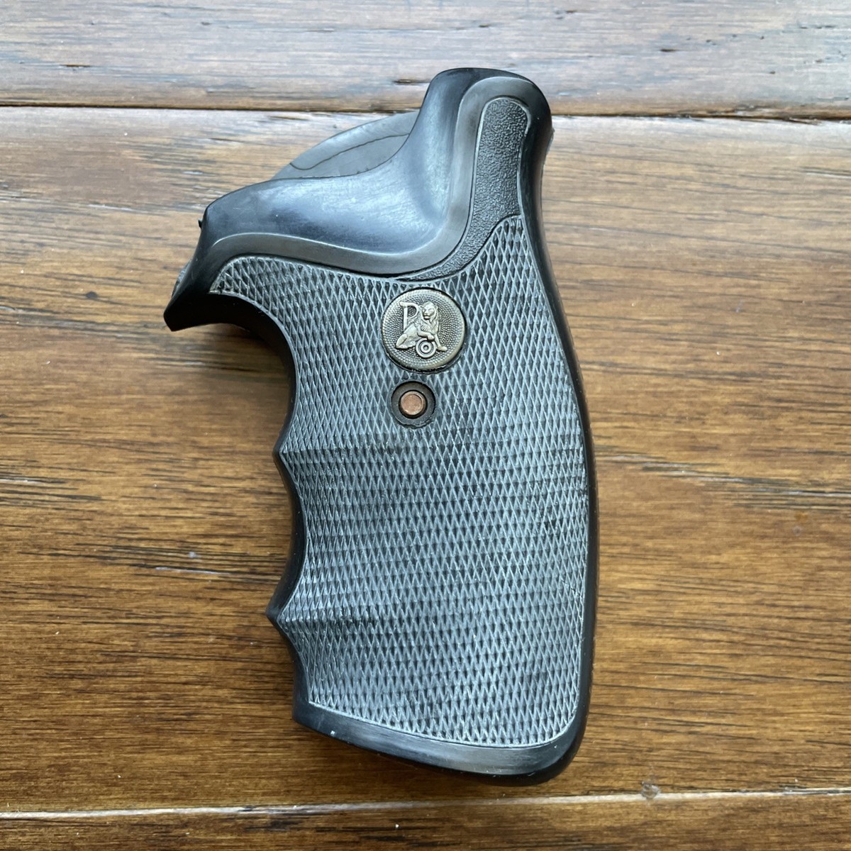 New Pachmayr Grip Colt V Frame King Cobra Colt Peacekeeper Colt