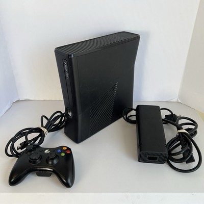Microsoft Xbox 360 S 4GB Console Black 1439 W/ Cords & OEM Controller Tested
