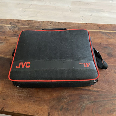 JVC GR-DV1 MiniDV Camcorder 2,5'' LCD mit Dockingstation, Tasche & Zubehör