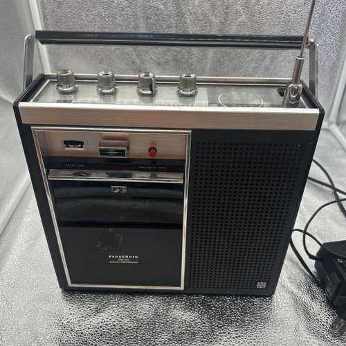 Vintage Panasonic Radio/Recorder Retro RF-7270 AM/FM Cassette Player (FOR PARTS)