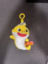 Pinkfong Nickelodeon Baby Shark Yellow Plush Keychain Plush Clip On Zip Pouch