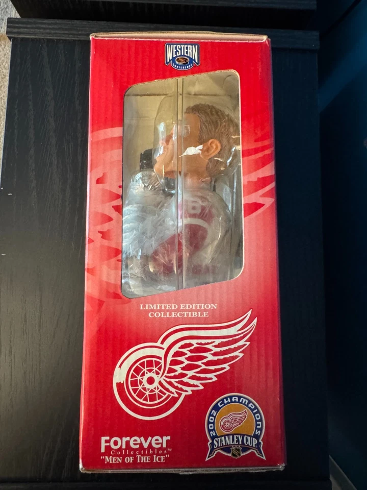 Igor Larionov Bobblehead 2002 Stanley Cup Champions Detroit Red Wings, Russian - Image 2 of 2