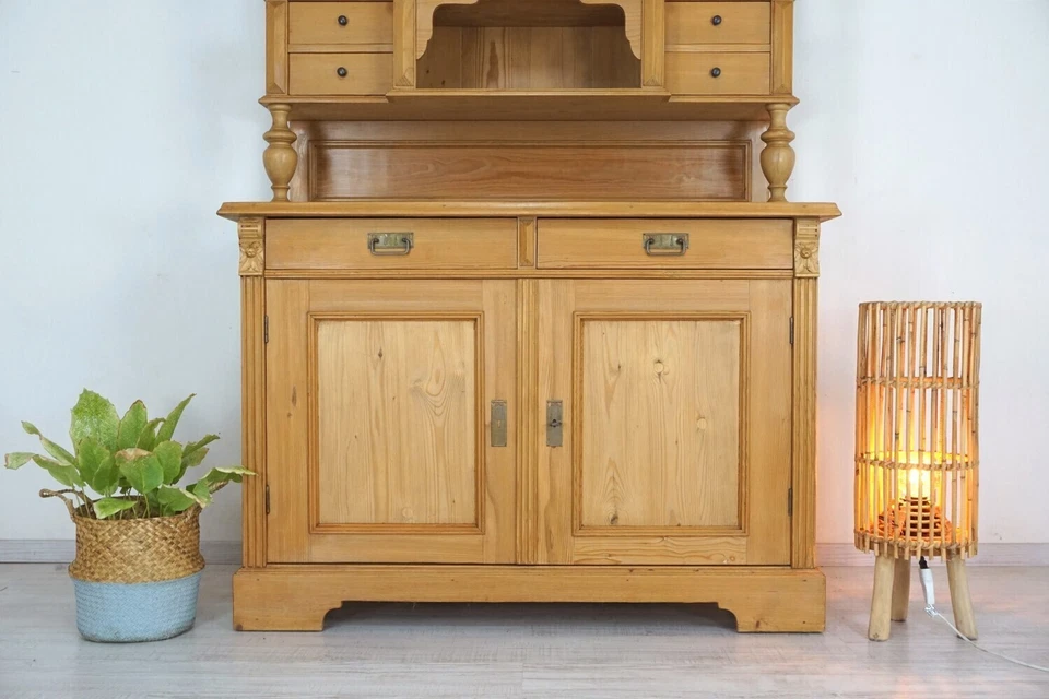 großes Landhaus-Buffet in Weichholz, im Jugendstil, Vitrine-Küchenschrank - Bild 4 von 4