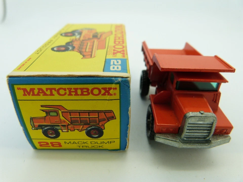 Matchbox Lesney 28 Mack Dump Truck Boxed - Image 3 of 4