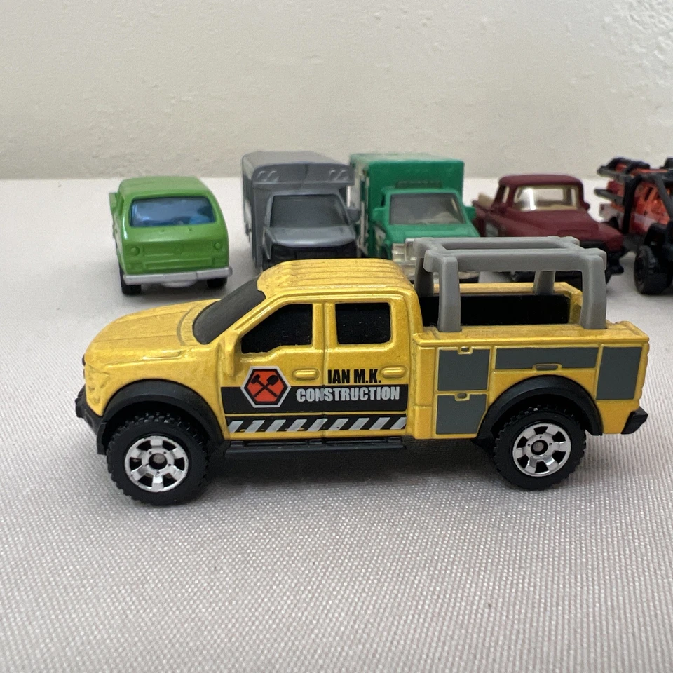 Matchbox Emergency Vehicle Cars Trucks News Van Airport Shuttle 9 Total - Image 3 of 4