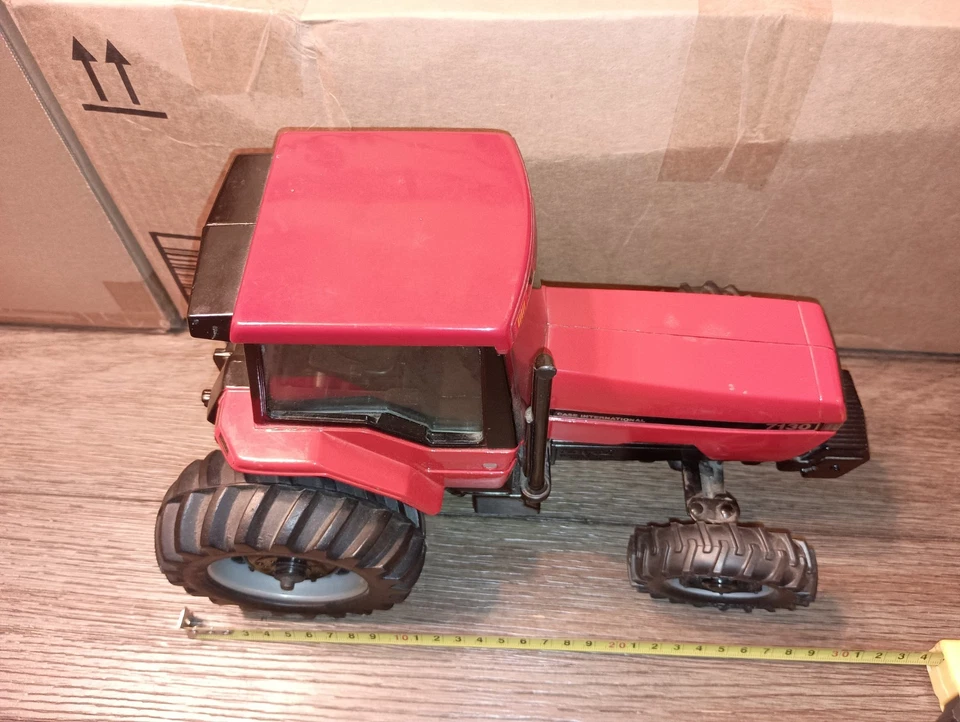ERTL Case IH Magnum 7130 MFD, 1987 Limited Edition 1/16*SEE ALL PICS* - Image 2 of 4