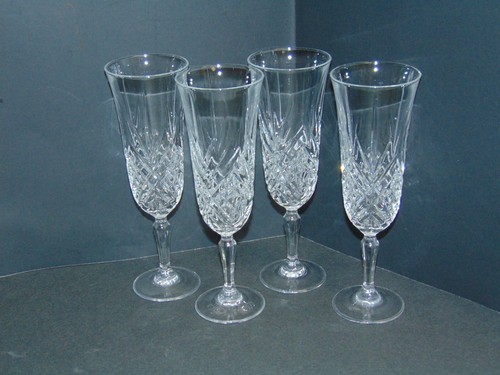 Set of 4 - Cristal D'Arques Champagne Flutes - 7.5" Tall - Picture 2 of 5