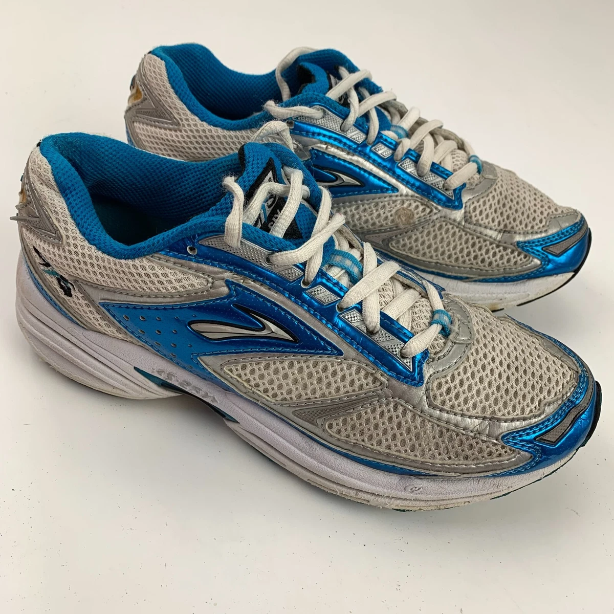 Brooks Adrenaline GTS Six Running Womens Shoes Size 7.5 White Blue