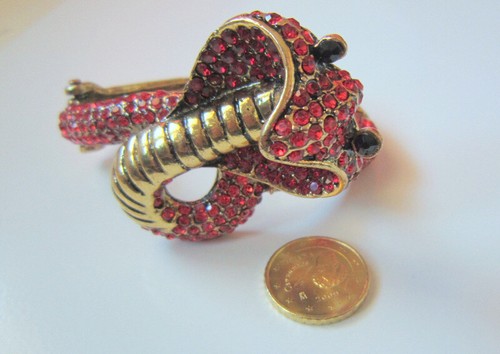 Brazalete rígido serpiente de cristal facetado rojo sobre bronce cobra bisutería - Imagen 7 de 7