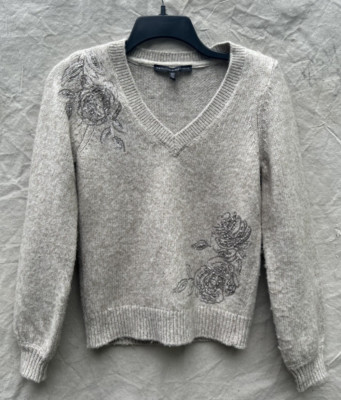 White House Black Market sweater, Size ESP, very good cond., free U.S. shipping