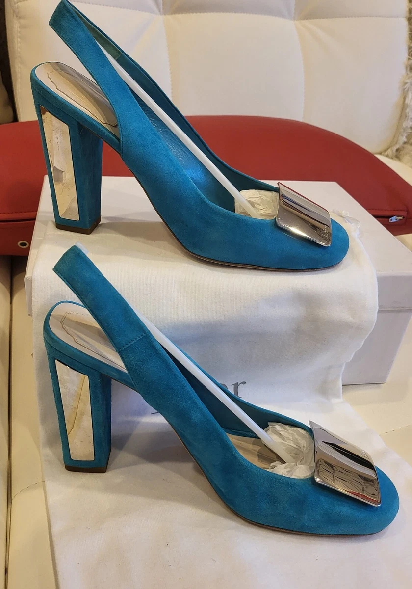 Metallic top blue pumps