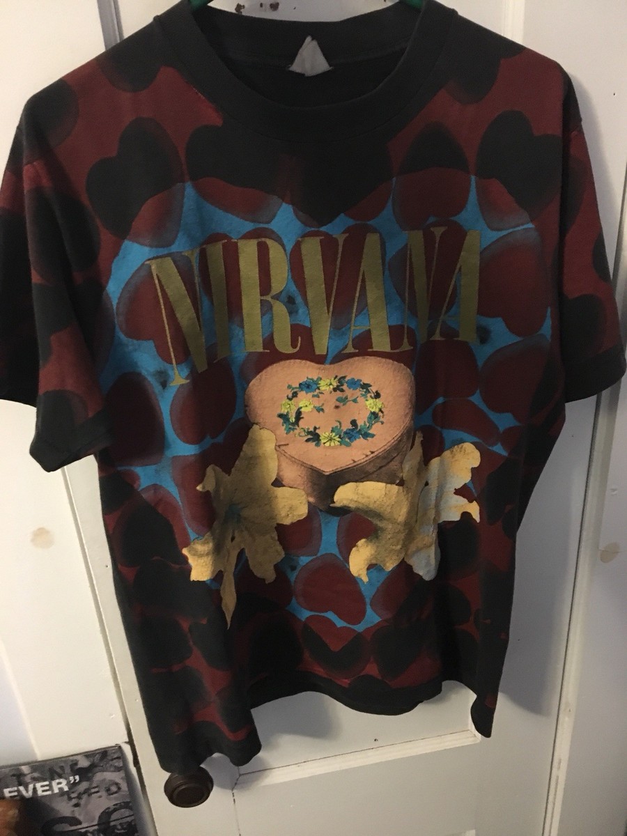 Authentic Vintage 1993 Nirvana Heart Shaped Box T-shirt Size Authentic Vintage 1993 Nirvana Heart Shaped Box T-shirt Size