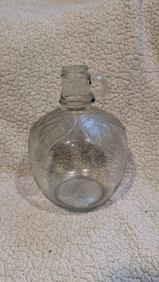 Vintage Martinelli`s Apple Juice 1/2  Gallon Jug W/ Embossed Leaves Cider Bottle