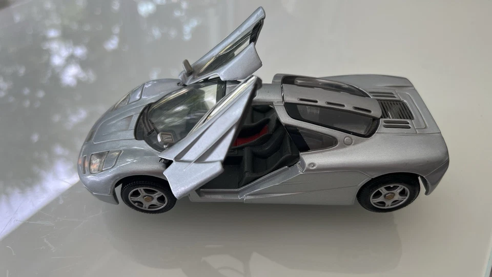 Mc Laren F1 - 1/18 - Photo 4/4