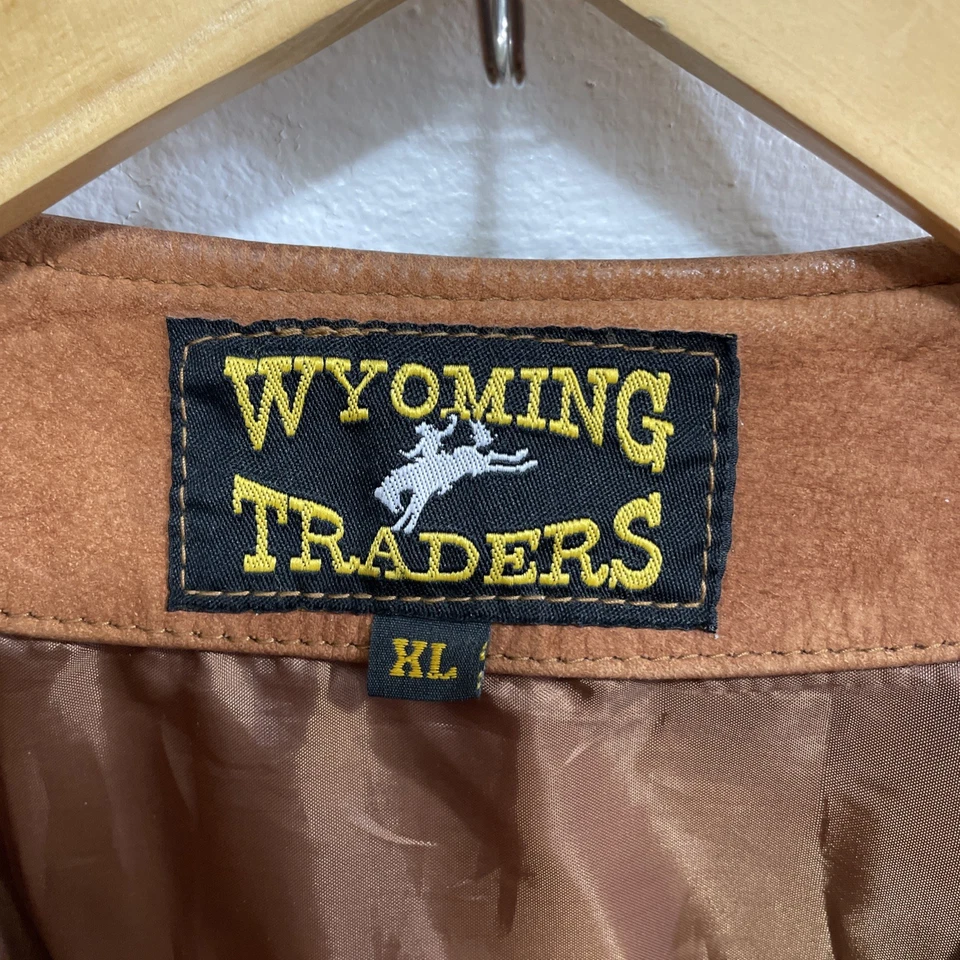 Wyoming Traders Buffalo Leather Vest XL Button Up Western Cowboy Ranch Wear - Image 2 of 4
