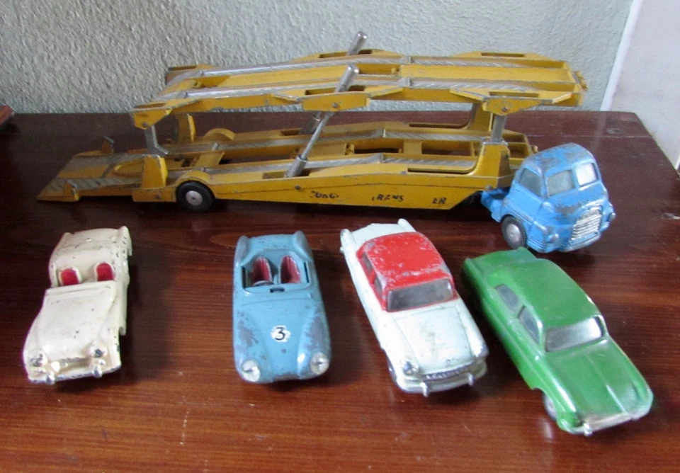 CORGI TOYS VINTAGE ANNI 50 BISARCA CARRIMORE 4 MODELLI COLORE RARO SOLO 1 SERI - Immagine 2 di 4