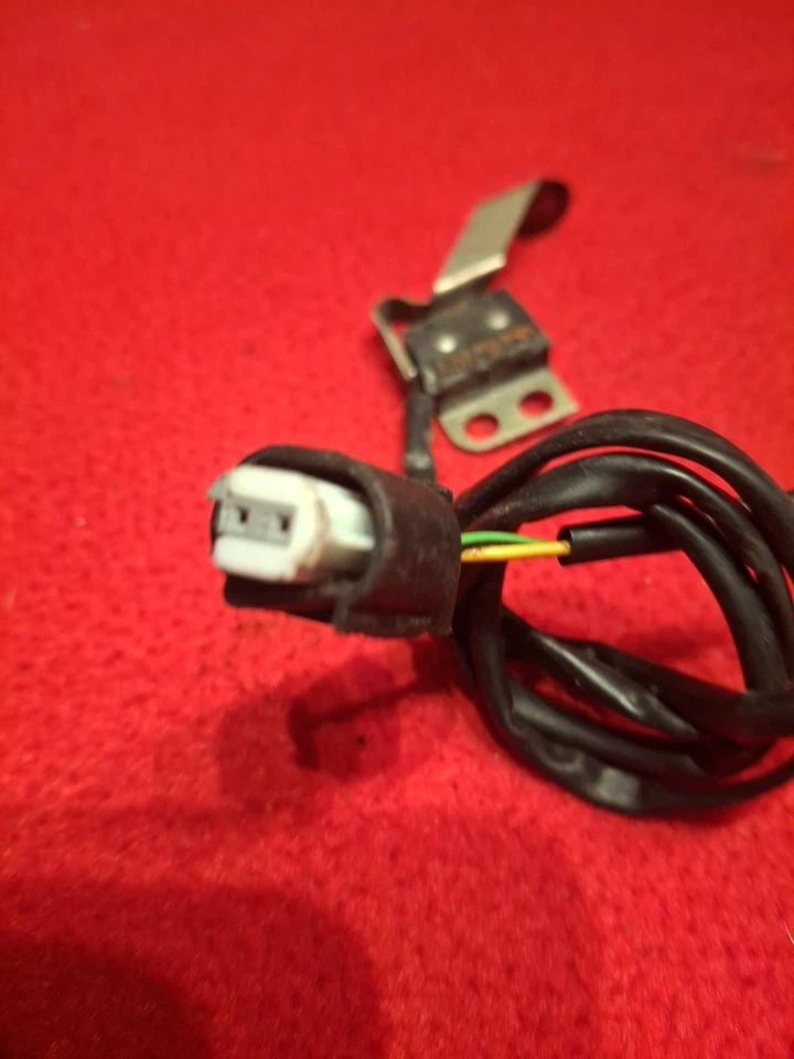 Interruptor de luz de freno cilindro maestro delantero BMW R1100 R1100GS R1100RT K1100 K1100LT Foto 2 de 4