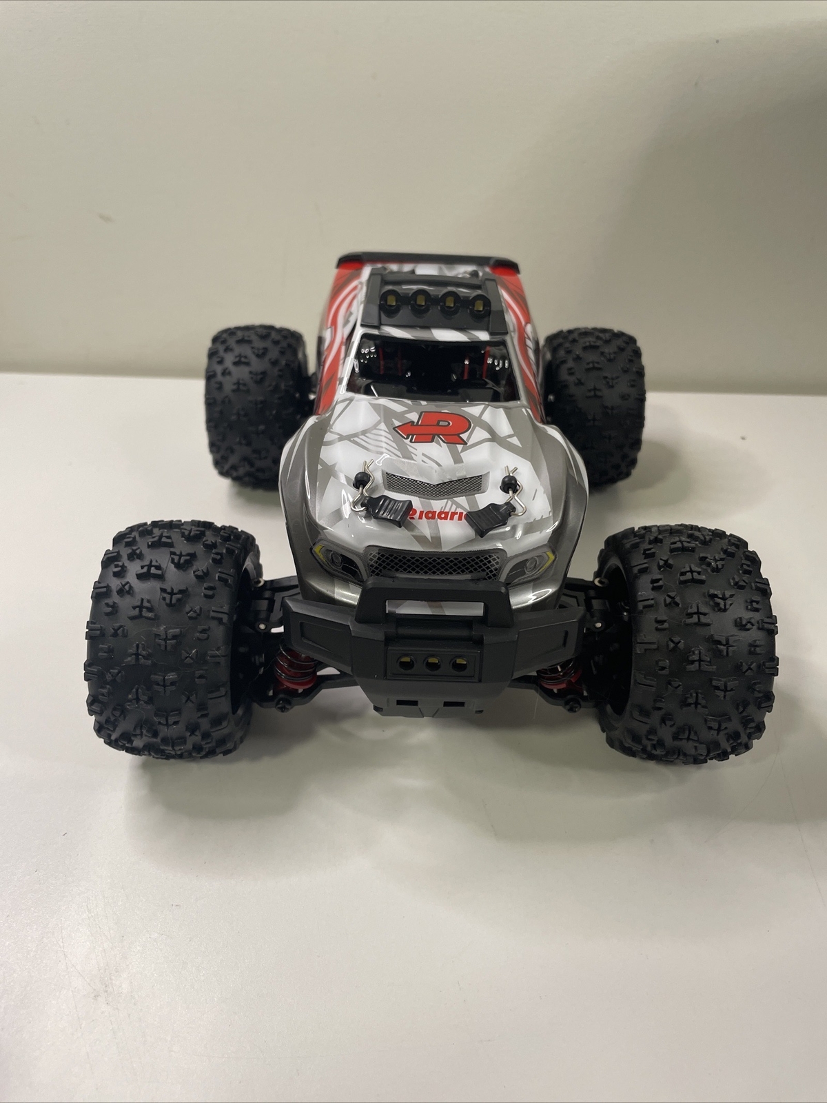 RIAARIO 1:18 RC Cars for Boys, 36 KPH High Speed RC Car , All Terrain 4WD