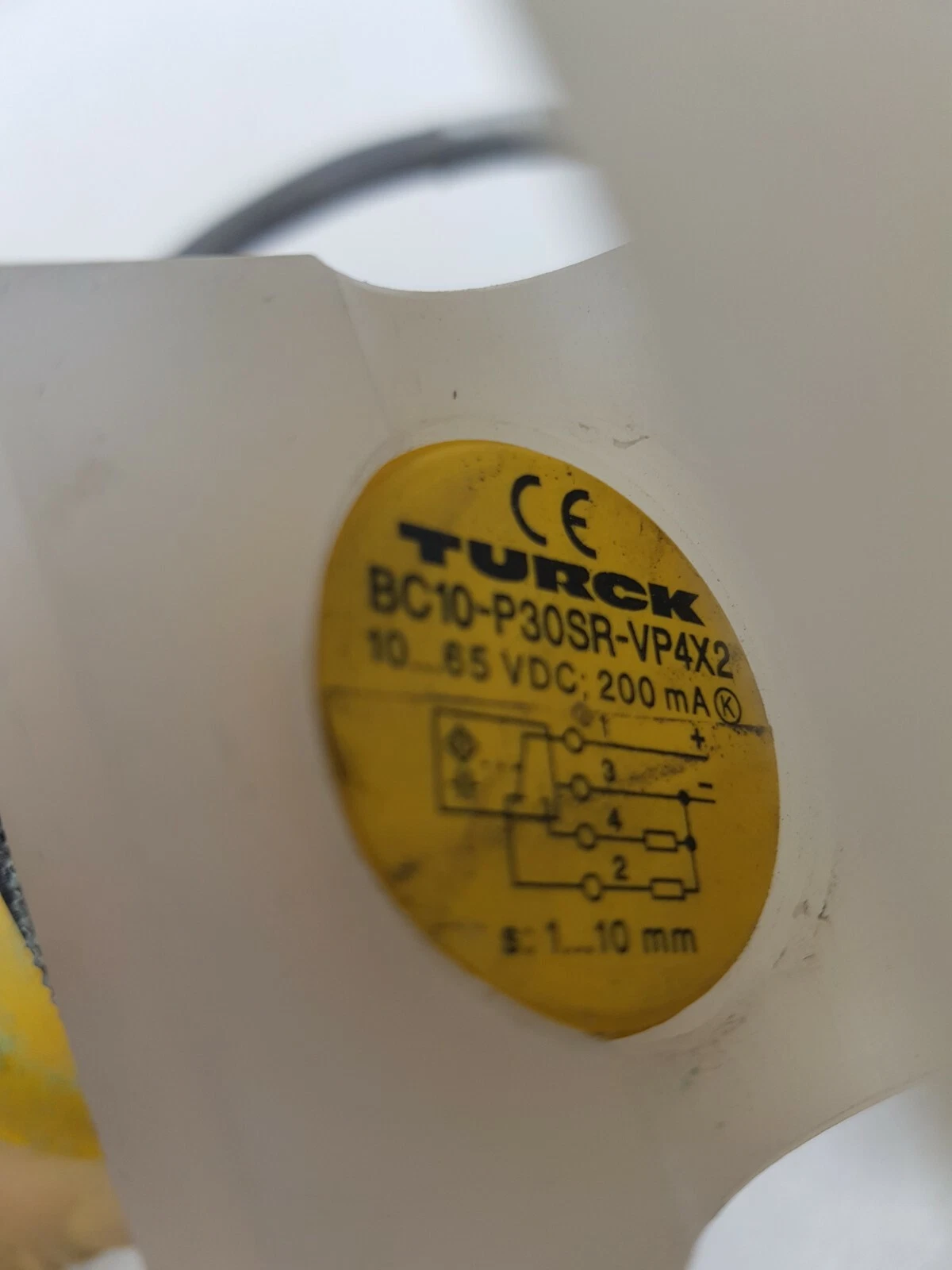 Face label of the Turck BC10-P30SR-VP4X2: 10-65 VDC, 200 mA, s 1-10 mm, wiring diagram