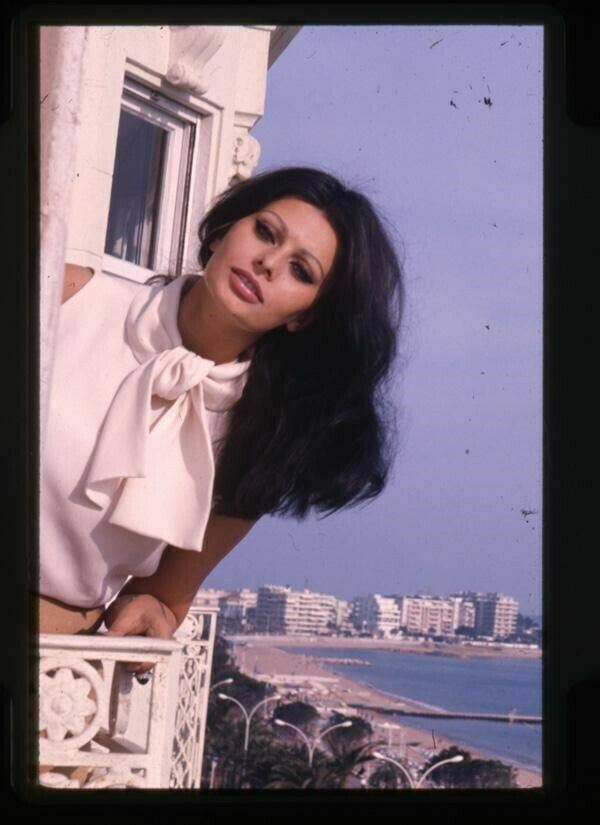 Sophia Loren Vivid low-pricing Color on Over item handling ☆ 3 Original Ocean balcony overlooking