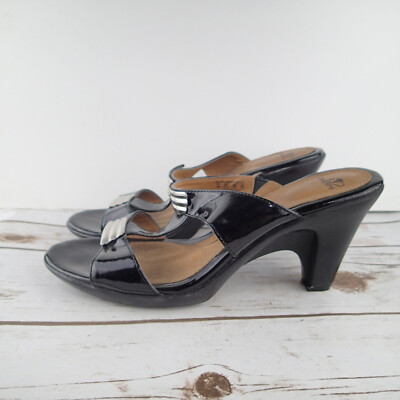 I LOVE COMFORT black PATENT LEATHER SANDALS SLIDES  9  silver hardware