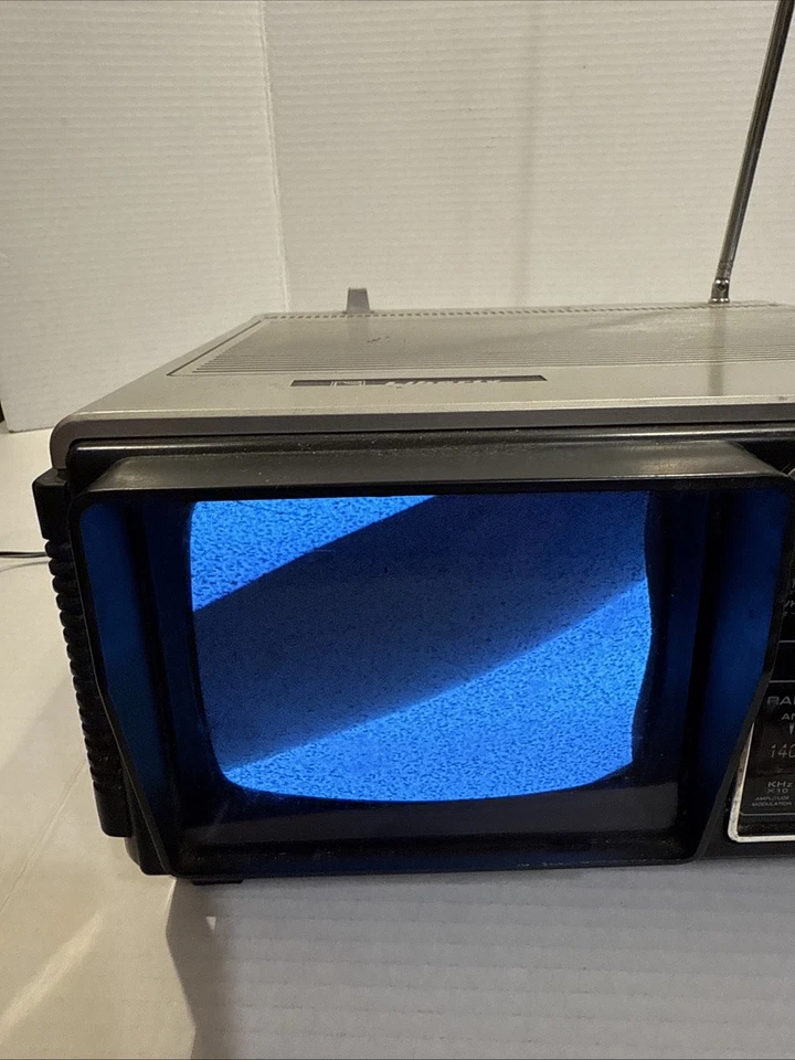 De colección 1983 Liberty UHF VHF Portátil Negro Blanco 5" Televisión AM FM Radio De Colección Foto 3 de 4