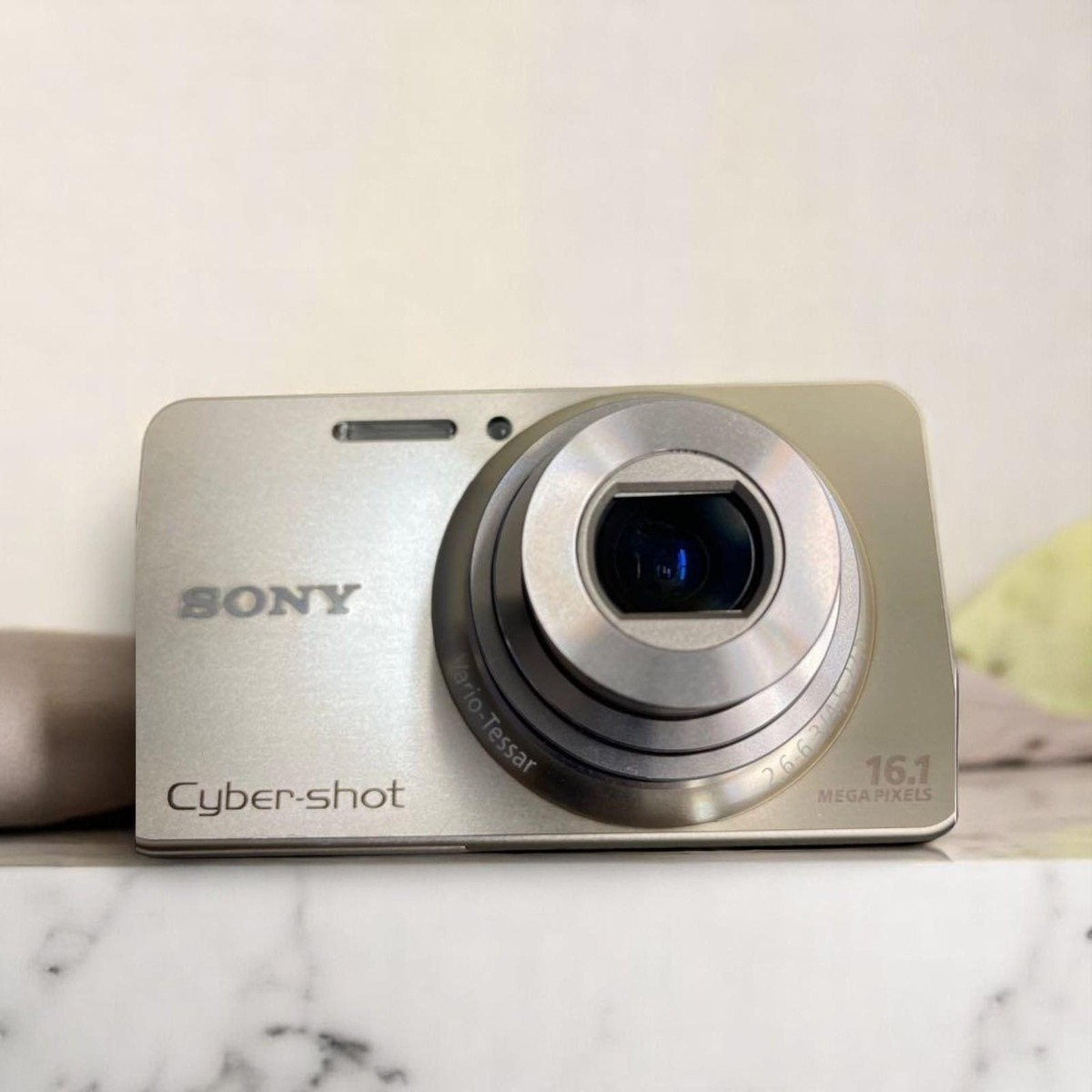 SONY サイバーショット 16.1 DSC-w570 ゴールド　ジャンク品 SONY サイバーショット 16.1 DSC-w570 ゴールド ジャンク品