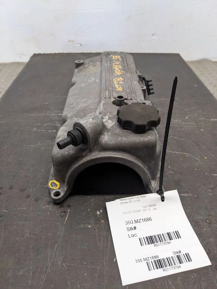86-93 Mazda B2000 B2200 Cubierta de válvula poste lateral PCV 2,2 L 4 L aluminio con aceite 1173794 Foto 4 de 4