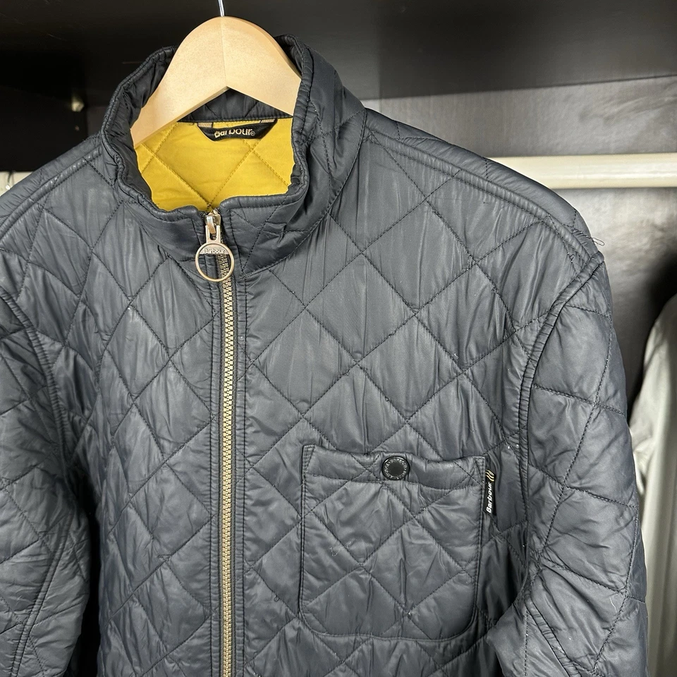 Barbour Axel Quilt Men’s Black Bomber Quilted Jacket Size Large L Coat Zip Up - Image 2 of 4