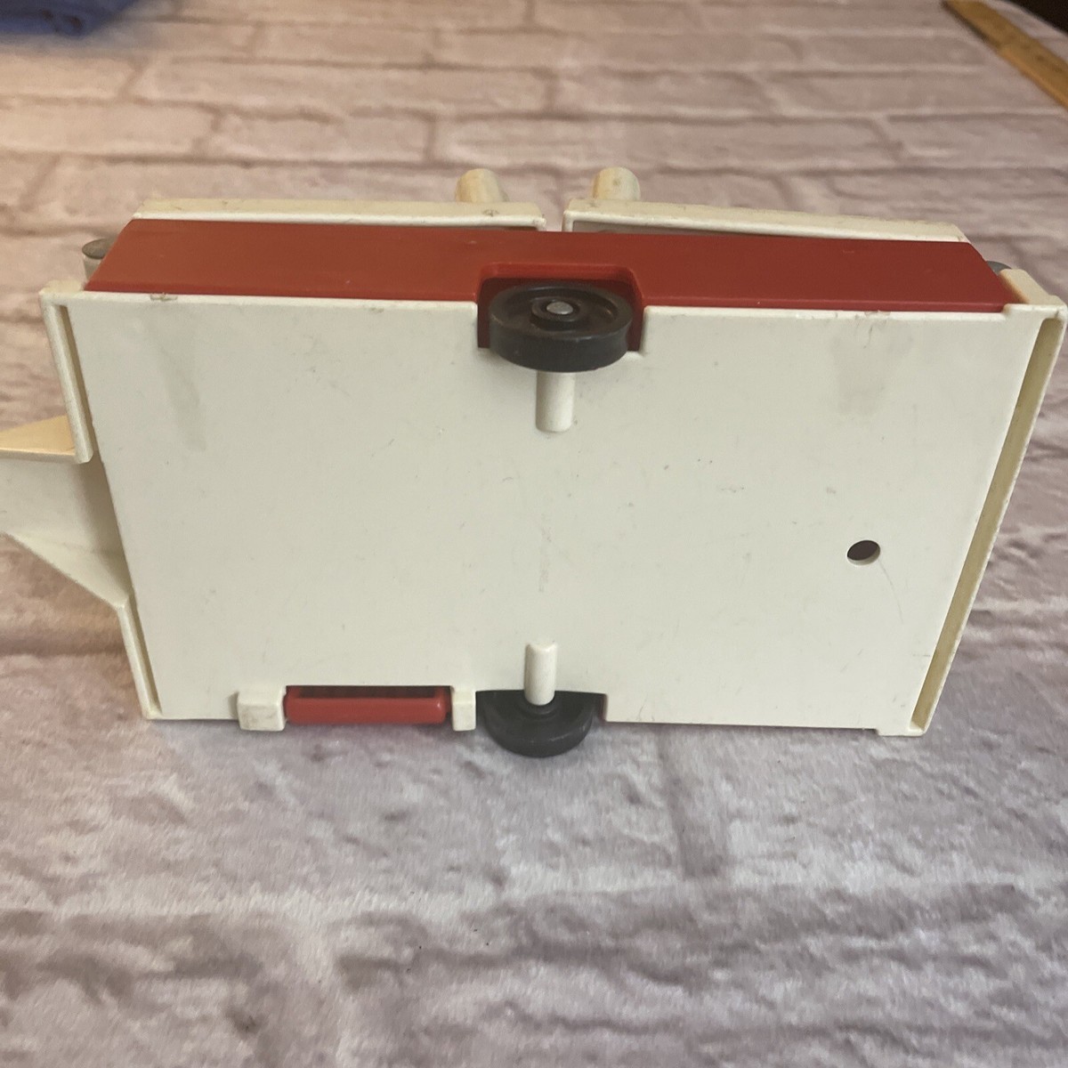 Vintage 1979 Toy Fisher Price Little People Family Pop-Up Camper  display picture 1