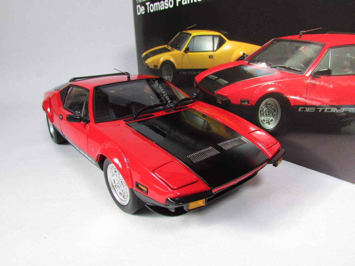 Detomaso PanteraGTS4ミニカー 赤 ケース付き Detomaso PanteraGTS4ミニカー 赤 ケース付き