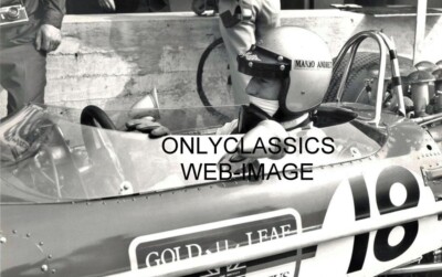 1968 MARIO ANDRETTI GRAND PRIX FORMULA ONE 8X12 PHOTO LOTUS VINTAGE AUTO RACING