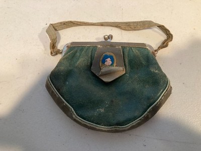 Vintage Mid-Century Girl Scout Green Leather Coin Purse Kiss Lock Wallet Figural