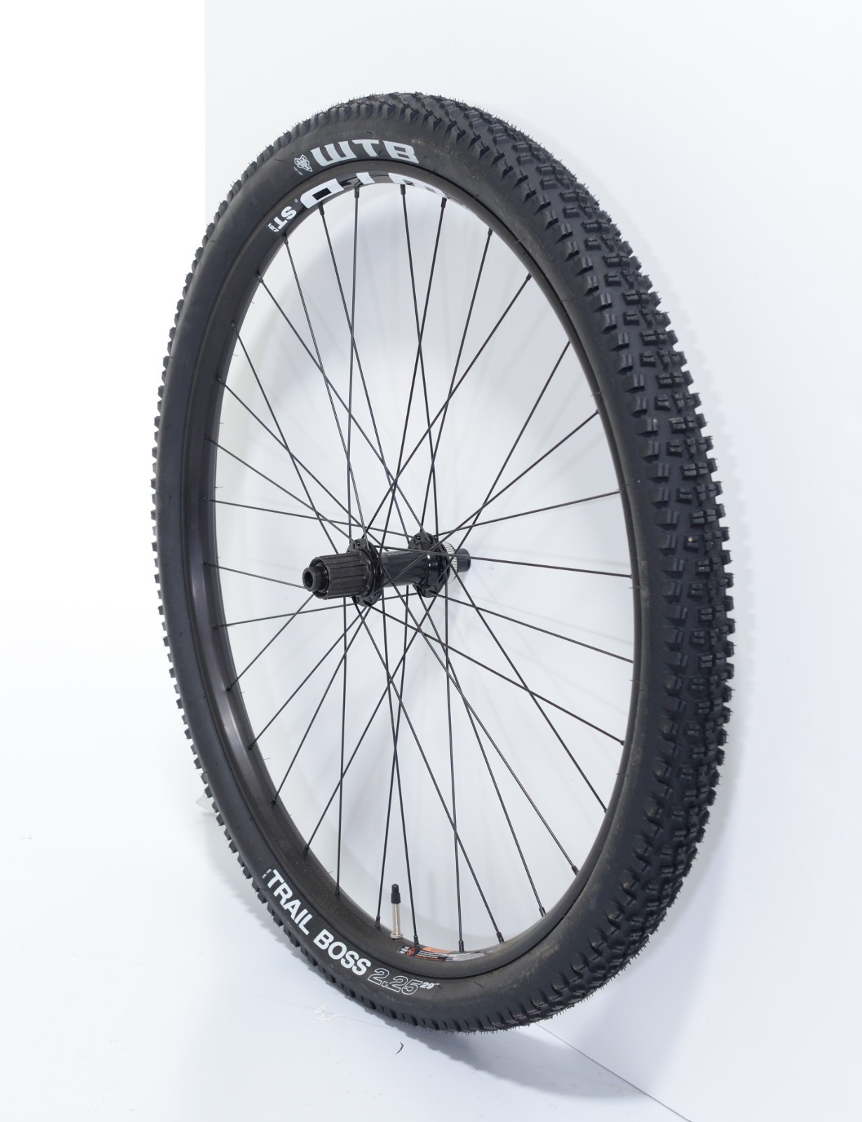 WTB i27 29&rdquo; Rear Wheel Boost Shimano MT400 + WTB Trail Boss 29x2.25 Tire