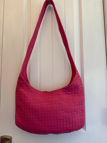 AUTHENTIC  BOTTEGA VENETA VENETO INTRECCATIO HOT PINK CROSSBODY PURSE HANDBAG