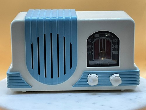 VTG Addison L2 Waterfall White & Blue Painted Bakelite (not catalin) Radio LOOK!
