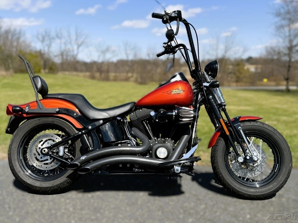 Preços baixos em Laranja Cruiser Harley-Davidson Motorcycles | eBay
