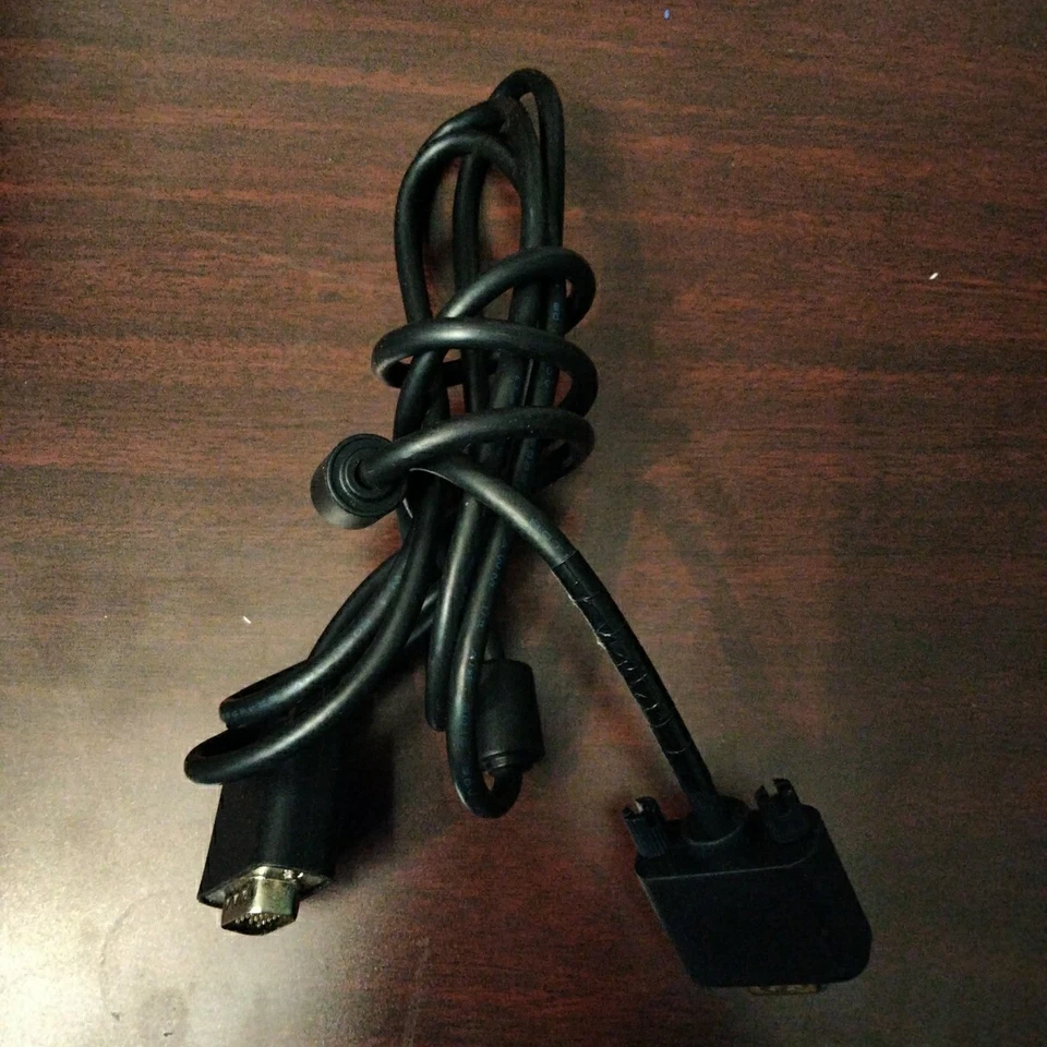 5KL2H06509 Dell 5.5 Feet Male to Male VGA Cable - Image 2 of 4