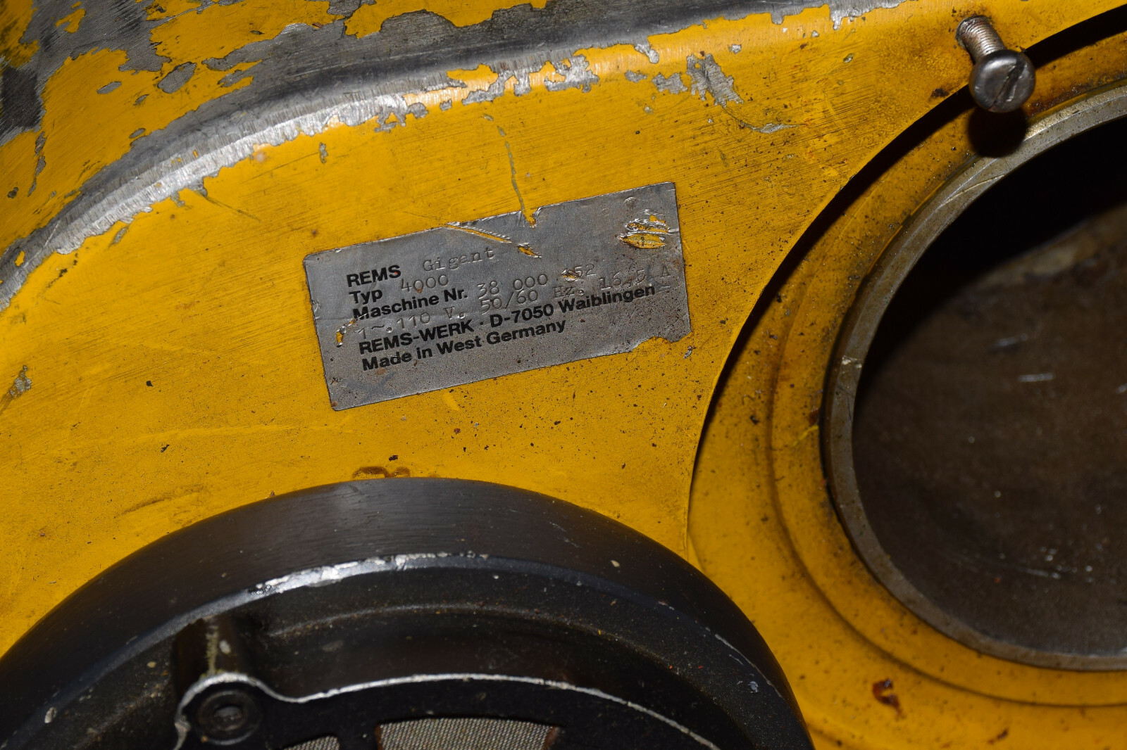 REMS 4000 UP TO 4 INCH PORTABLE POWER PIPE THREADING MACHINE THREADER 