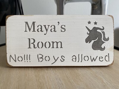 Maya s Zimmer & Einhorn personalisierte Holztafel von Austin Sloan