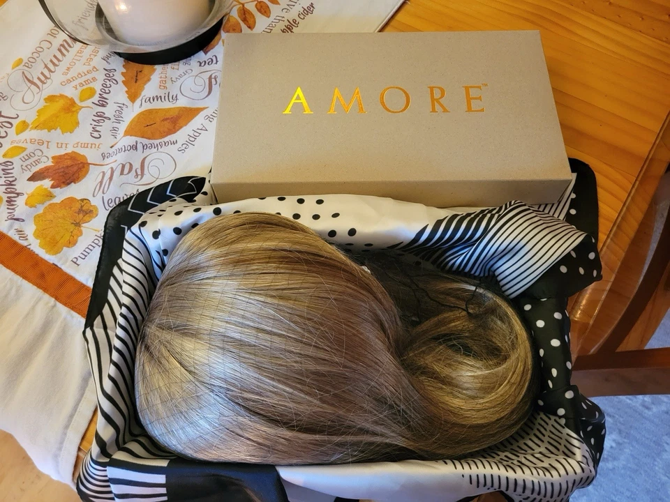 Stevie Monothilament Wig By Amore, Blonde, Professionally Trimmed. Never Used. - Image 2 of 4