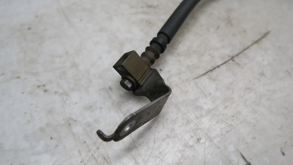 Línea de manguera de freno trasero derecho Chrysler 300 2011-2014 OEM Foto 4 de 4