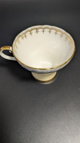 Vintage Aynsley England Bone China Tea Cup Gold Trim - Picture 5 of 14
