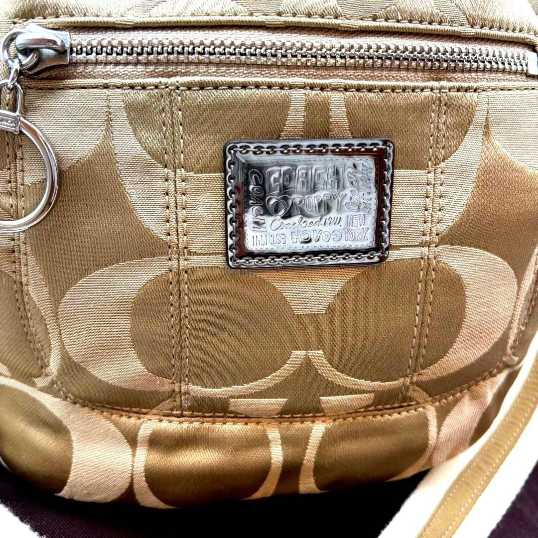 Extremely Beautiful COACH Drawstring Shoulder Bag… - image 9