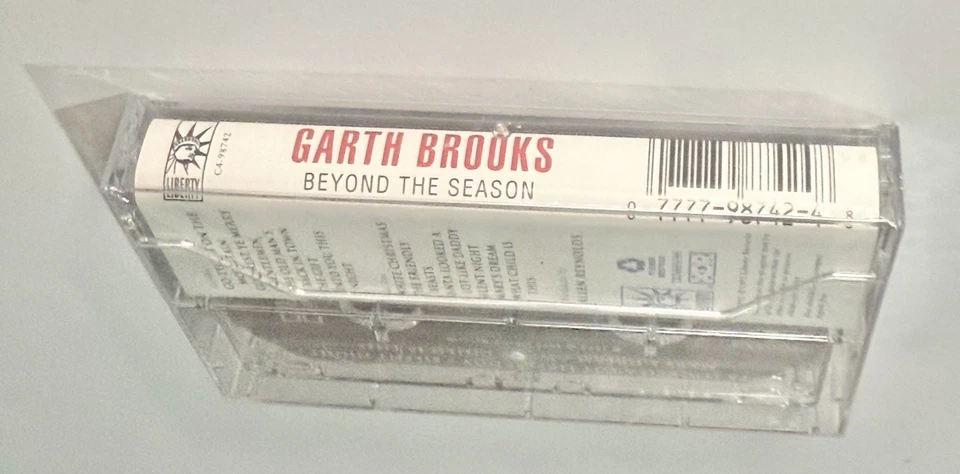 GARTH BROOKS Beyond The Season - Cassette Tape White Christmas Santa Looked New - Image 4 of 4