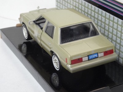 ミニカー MotorMax 1/24 1982 Dodge Aries K s-l400.jpg