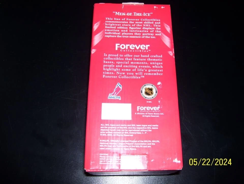 Detroit Redwings Steve Yzerman Stanley Cup Champions Forever Collectibles - Image 2 of 2