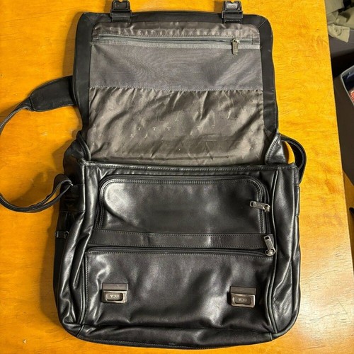 Tumi Black Leather Computer bag Brief Case Large - Picture 11 of 13