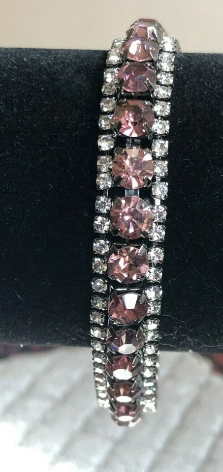 36cts Pink Crystal and Zircon Tennis Bracelet in White Gold Filled - Image 3 of 4